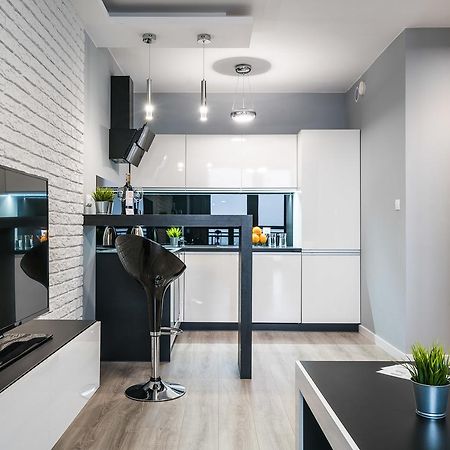 Appartamento Rentplanet - Odra Tower Breslavia Esterno foto
